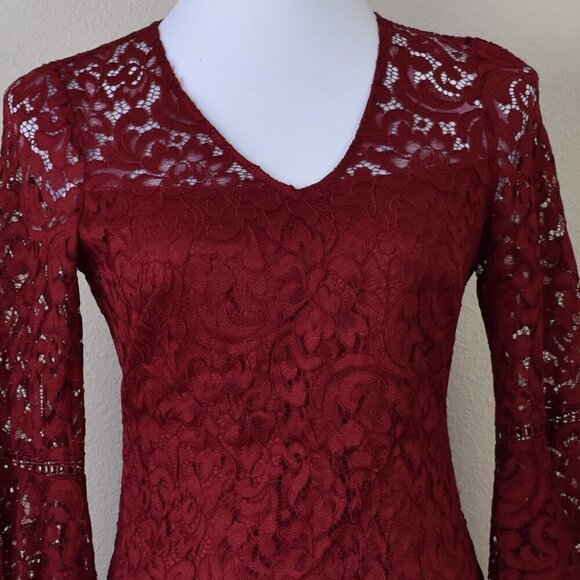 White House Black Market Burgundy Bell Sleeve Lace Dress - 4P - Picture 2 of 9